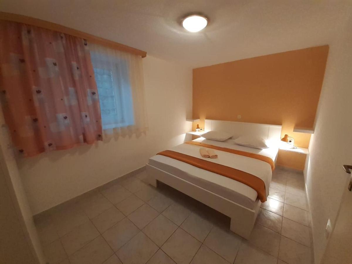 Apartments With A Parking Space Gradac, Makarska - 11332 Градац Экстерьер фото